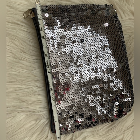 Small Clutch Bag With Sequins - Picture 4 of 8